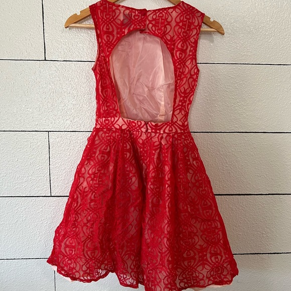 Red ASOS dress - Picture 4 of 6